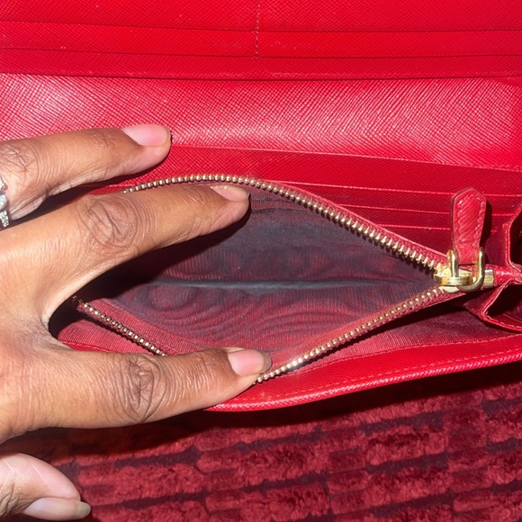 Prada red bow wallet - Picture 6 of 10